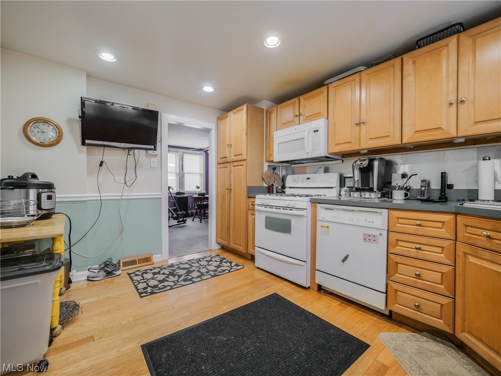 Brooklyn 01 - Residential Income