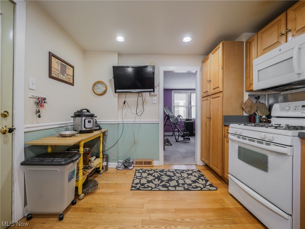 Brooklyn 01 - Residential Income