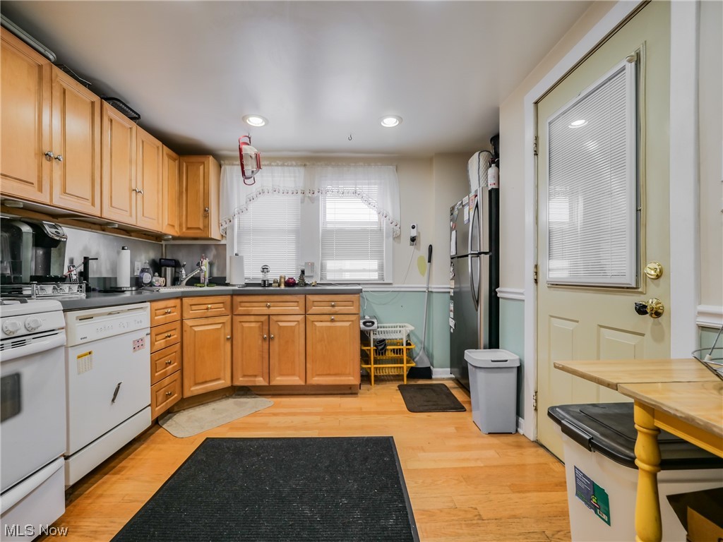 Brooklyn 01 - Residential Income