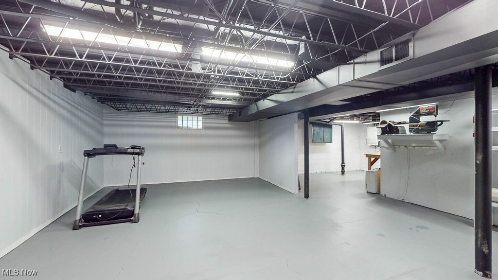 Akron, Ohio 44303, United States, 4 Bedrooms Bedrooms, ,3 BathroomsBathrooms,Residential,Contingent,154744