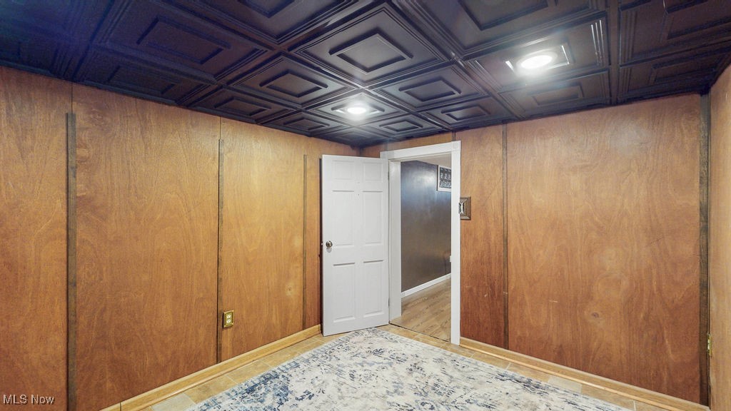 Akron, Ohio 44303, United States, 4 Bedrooms Bedrooms, ,3 BathroomsBathrooms,Residential,Contingent,154744