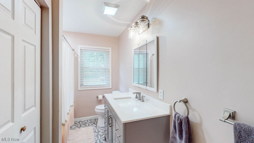 Akron, Ohio 44303, United States, 4 Bedrooms Bedrooms, ,3 BathroomsBathrooms,Residential,Contingent,154744