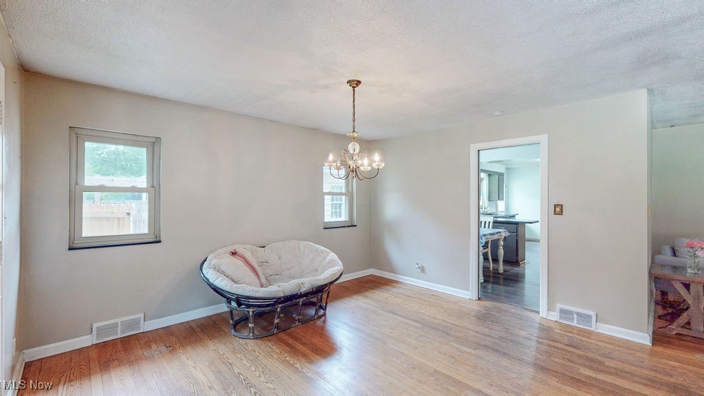 Akron, Ohio 44303, United States, 4 Bedrooms Bedrooms, ,3 BathroomsBathrooms,Residential,Contingent,154744