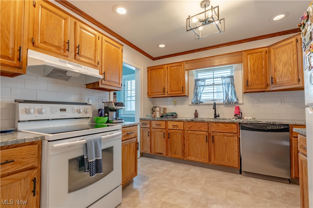 766 S Haines Avenue, Alliance, Ohio image 12