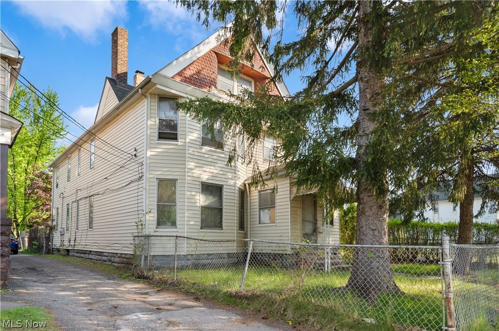 Photo of 5862 Cable Avenue, Cleveland, OH 44127 (MLS # 5204479)