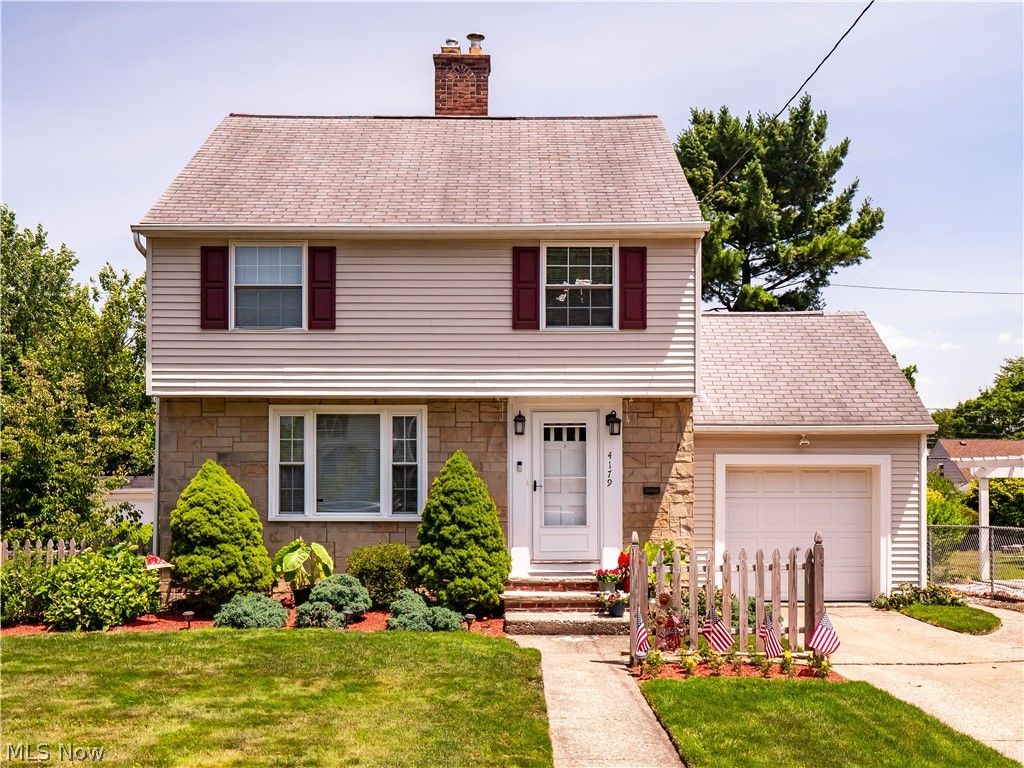 Photo of 4179 W 62nd Street, Cleveland, OH 44144 (MLS # 5225098)
