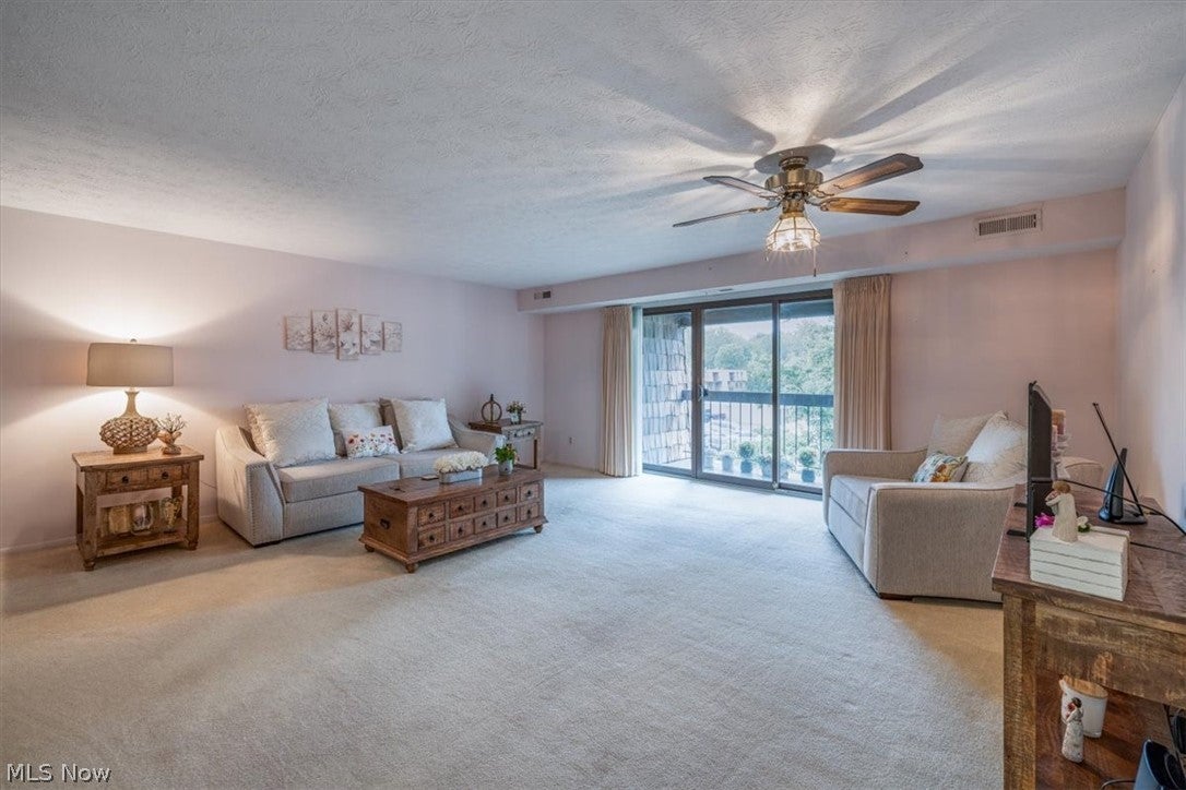 9801 Sunrise Boulevard O33
