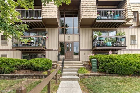 Condo For Sale - 9801 Sunrise Boulevard #O33<br/> North Royalton, OH 44133