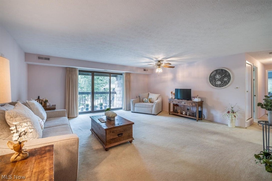 9801 Sunrise Boulevard O33