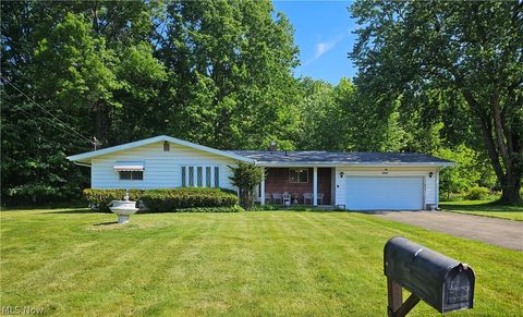 Homes For Sale - 2980 Bauker Lane<br/> Youngstown, OH 44505