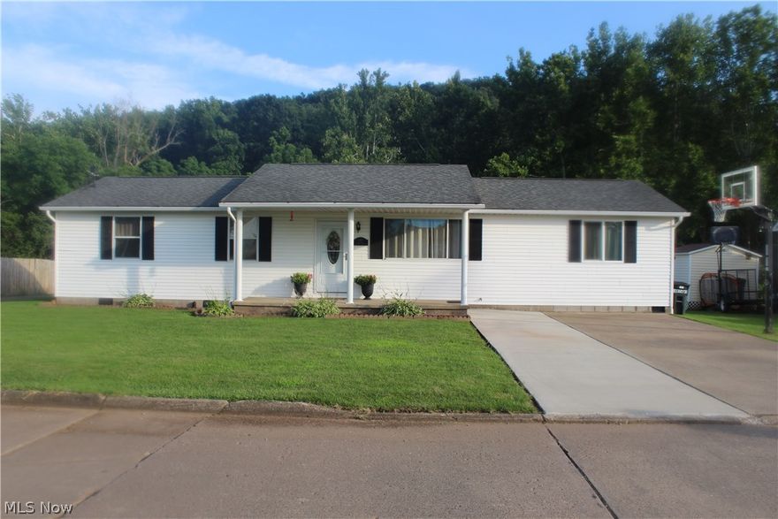 Great ranch listing in Mineral Wells with 3 Bedrooms, 1 Bathroom, oversized living room (or dining room combination), nice front porch, rear wooden deck to look toward the woods in the back with a 2 car garage, or oversized workshop for all the hobbies.  Home features updated heating and cooling systems (2012), newer flooring throughout, and a peaceful, level backyard with nice deck for entertaining.  Truly an exceptional opportunity in a nice community close to Mineral Wells Elementary School.