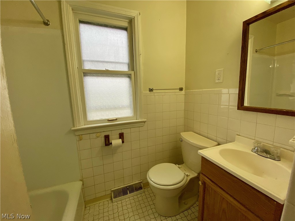 Maple Heights Land Cos - Residential Lease