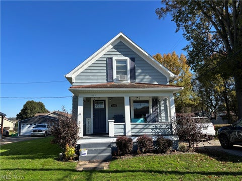 Tiny photo for 1131 S Broadway Street, New Philadelphia, OH 44663 (MLS # 5255469)