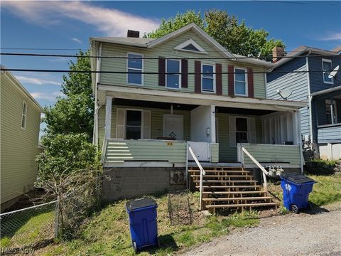 Photo of 825 Laura Avenue, East Liverpool, OH 43920 (MLS # 5210160)