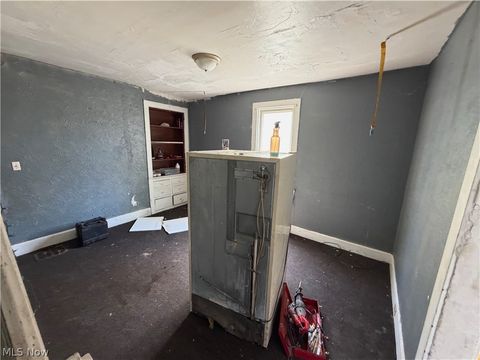 Tiny photo for 825 Laura Avenue, East Liverpool, OH 43920 (MLS # 5210160)