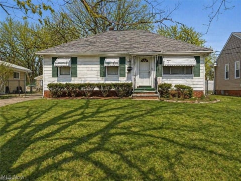 Homes For Sale - 16241 Glenburn Avenue<br/> Maple Heights, OH 44128