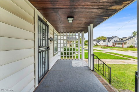 Tiny photo for 20014 Mountville Drive, Maple Heights, OH 44137 (MLS # 5253032)