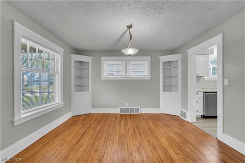 Tiny photo for 20014 Mountville Drive, Maple Heights, OH 44137 (MLS # 5253032)