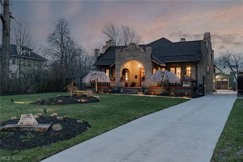 12973 Clifton Boulevard Lakewood OH 44107