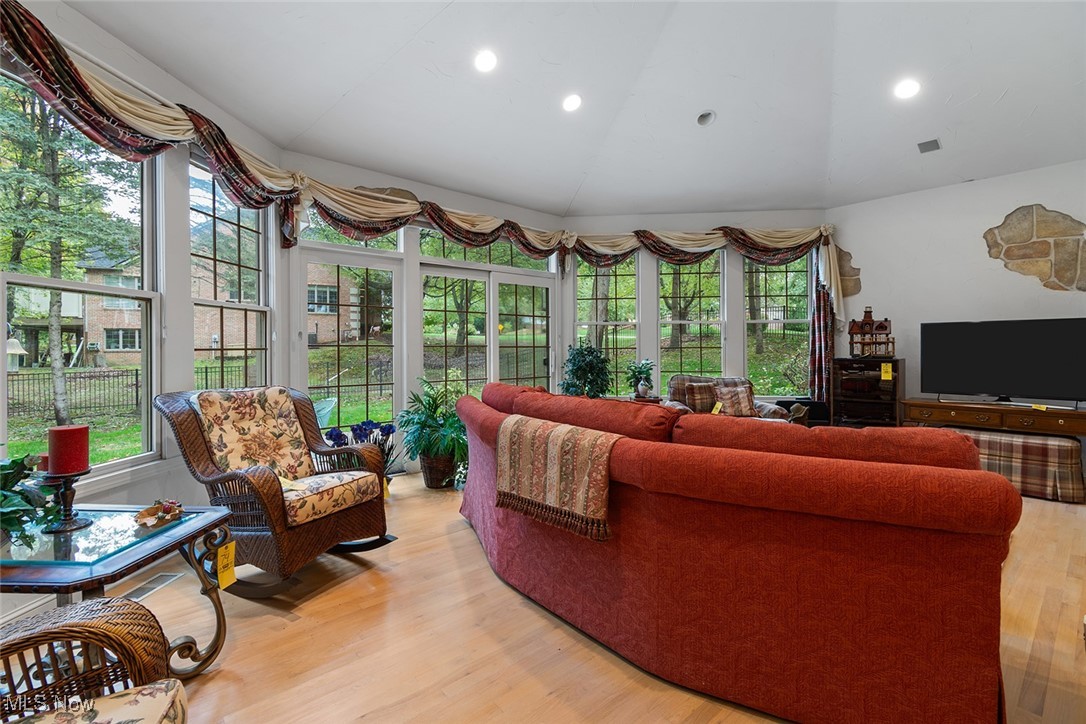 Woods At Nobles Pond - Residential