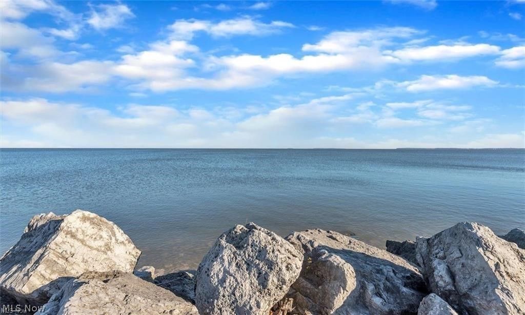 Photo of 711 W Lakeshore Drive, Port Clinton, OH 43452 (MLS # 5186940)