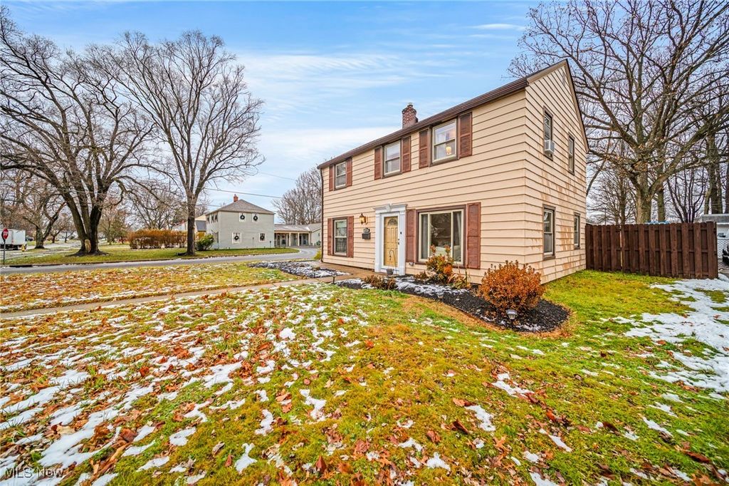 Photo of 7265 Parma Park Boulevard, Parma, OH 44130 (MLS # 5176904)