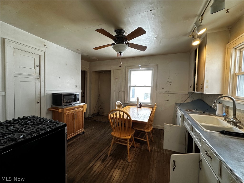 Parkdale Realty Companys - Residential