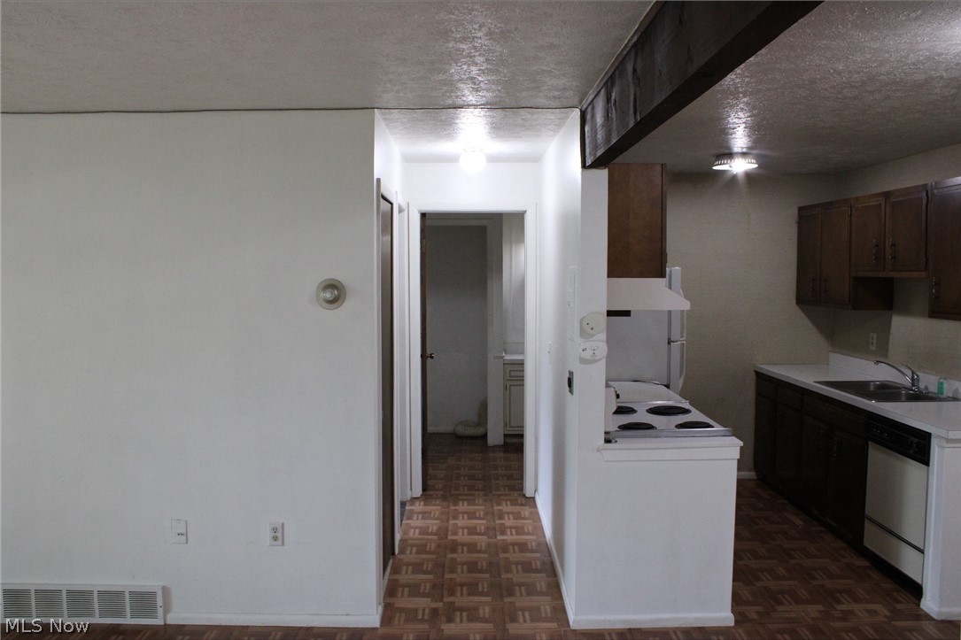 Royal Park Condo Ph I - Residential