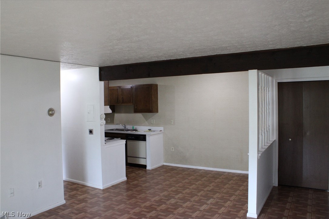 Royal Park Condo Ph I - Residential