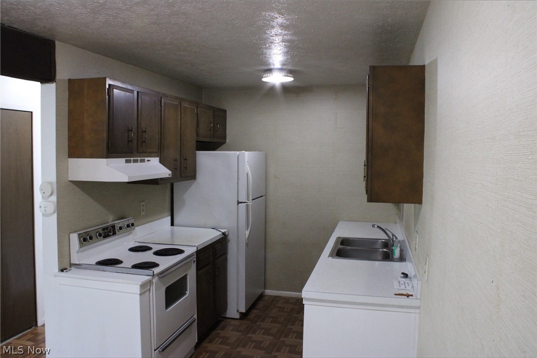 Royal Park Condo Ph I - Residential