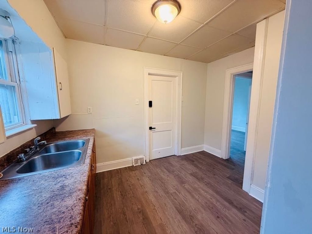 Photo of 9302 Rosewood Avenue, Cleveland Heights, OH 44105 (MLS # 5212394)