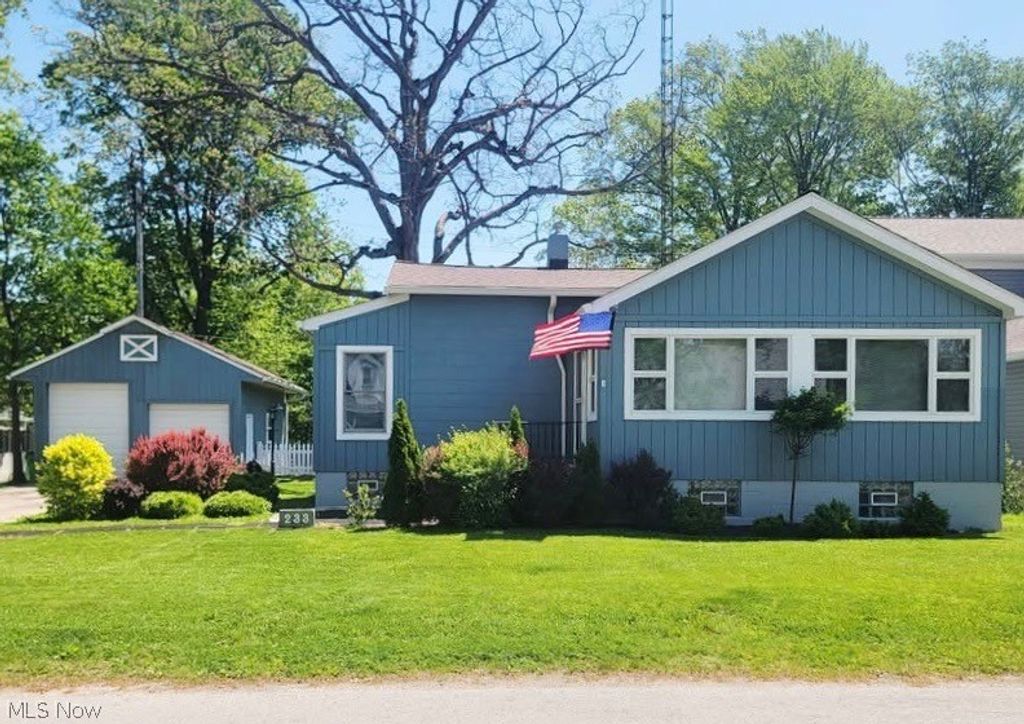 Photo of 233 S Point Drive, Avon Lake, OH 44012 (MLS # 5211266)