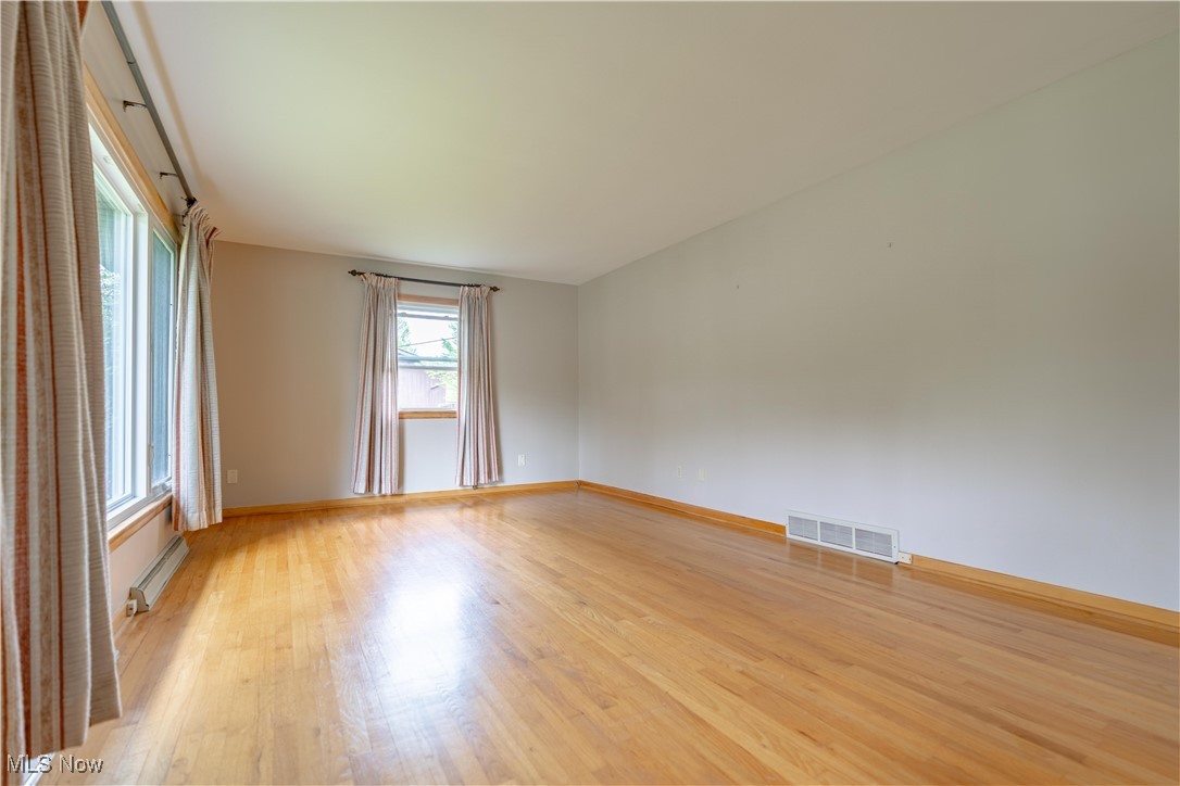 3270 Carper Avenue, Akron, Ohio image 11