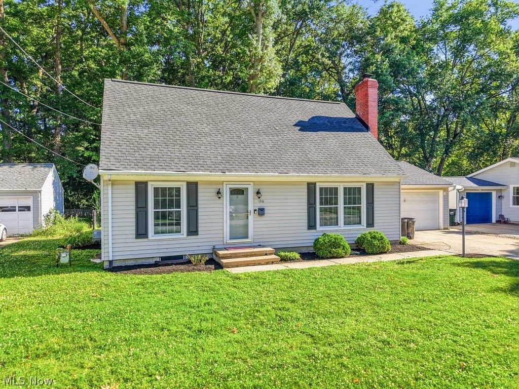 Photo of 136 Pinehurst Road, Munroe Falls, OH 44262 (MLS # 5200177)
