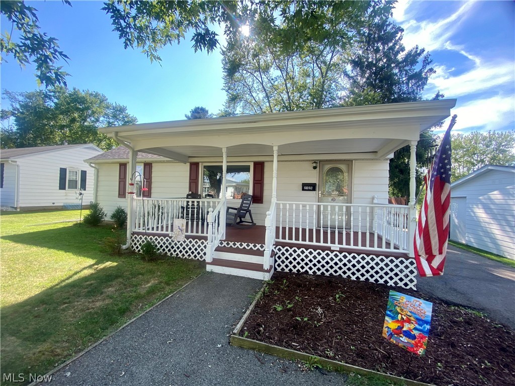 Very nice ranch home in north Zanesville. Three bedroom/2 full bath. Eat in kitchen, plenty of cabinets, hardwood floors, first floor laundry. Flat lot close to the schools.