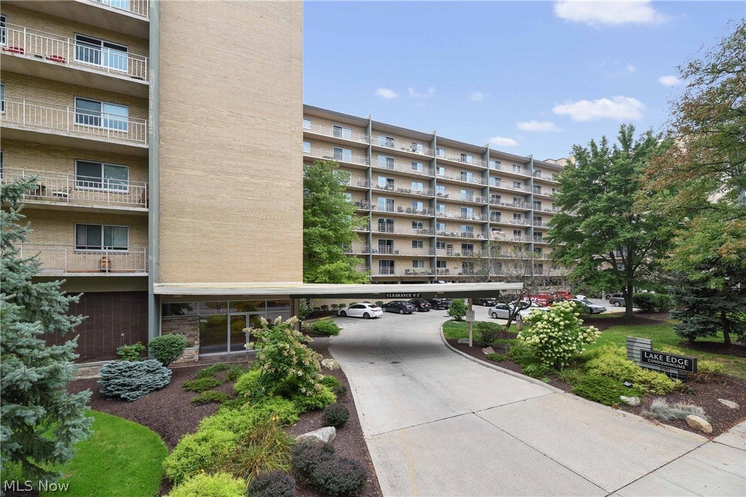 10301 Lake Avenue 807