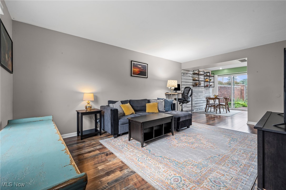 Georgetown/Lyndhurst Condo - Residential