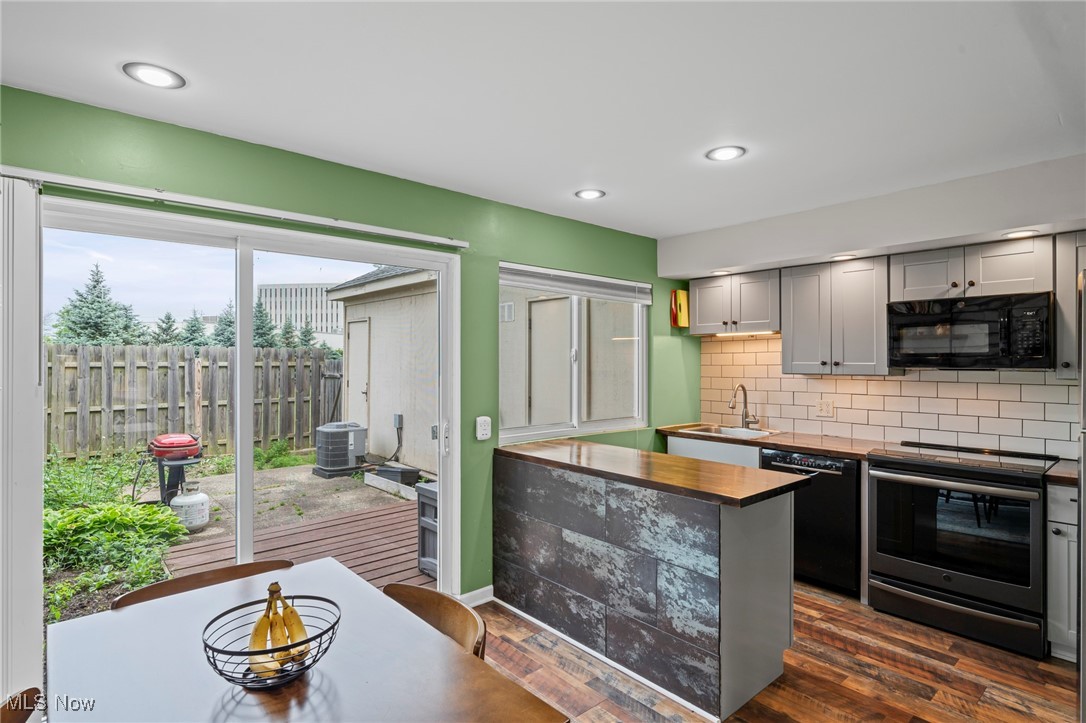 Georgetown/Lyndhurst Condo - Residential