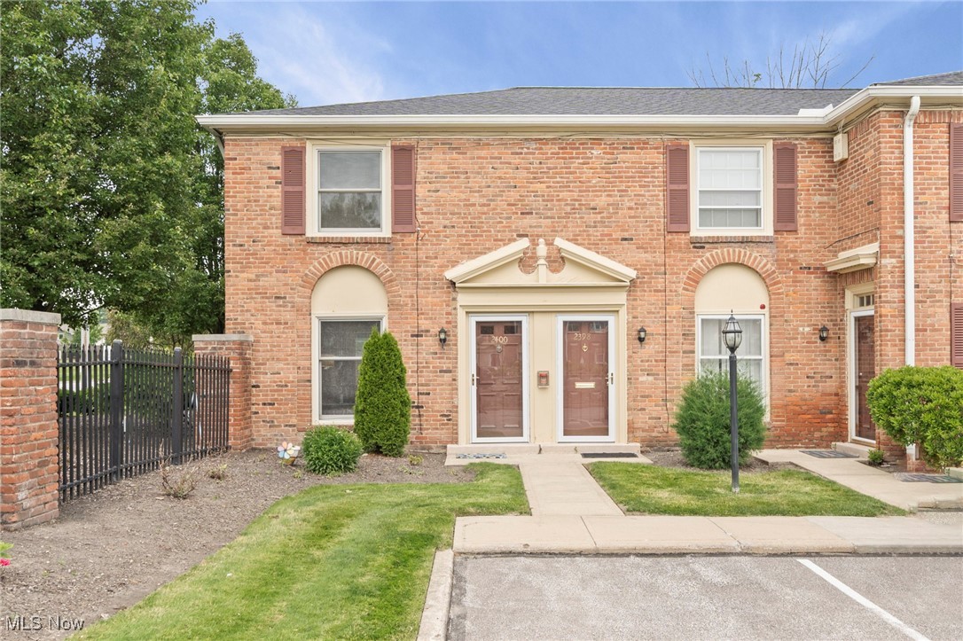 Georgetown/Lyndhurst Condo - Residential