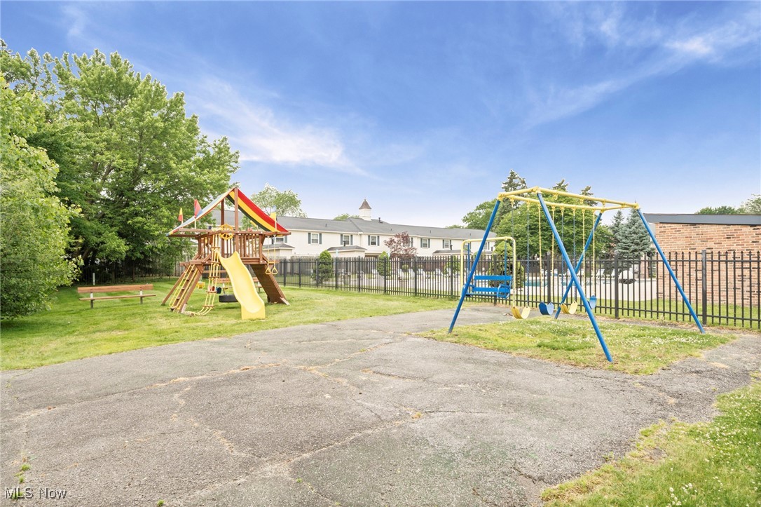 Georgetown/Lyndhurst Condo - Residential