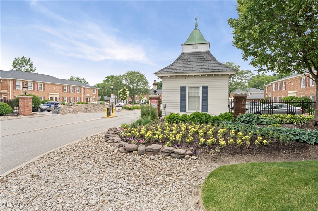 Georgetown/Lyndhurst Condo - Residential