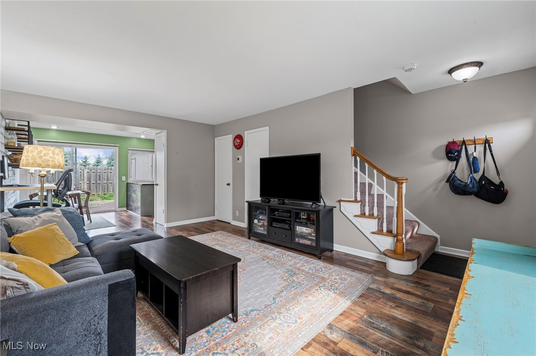 Georgetown/Lyndhurst Condo - Residential