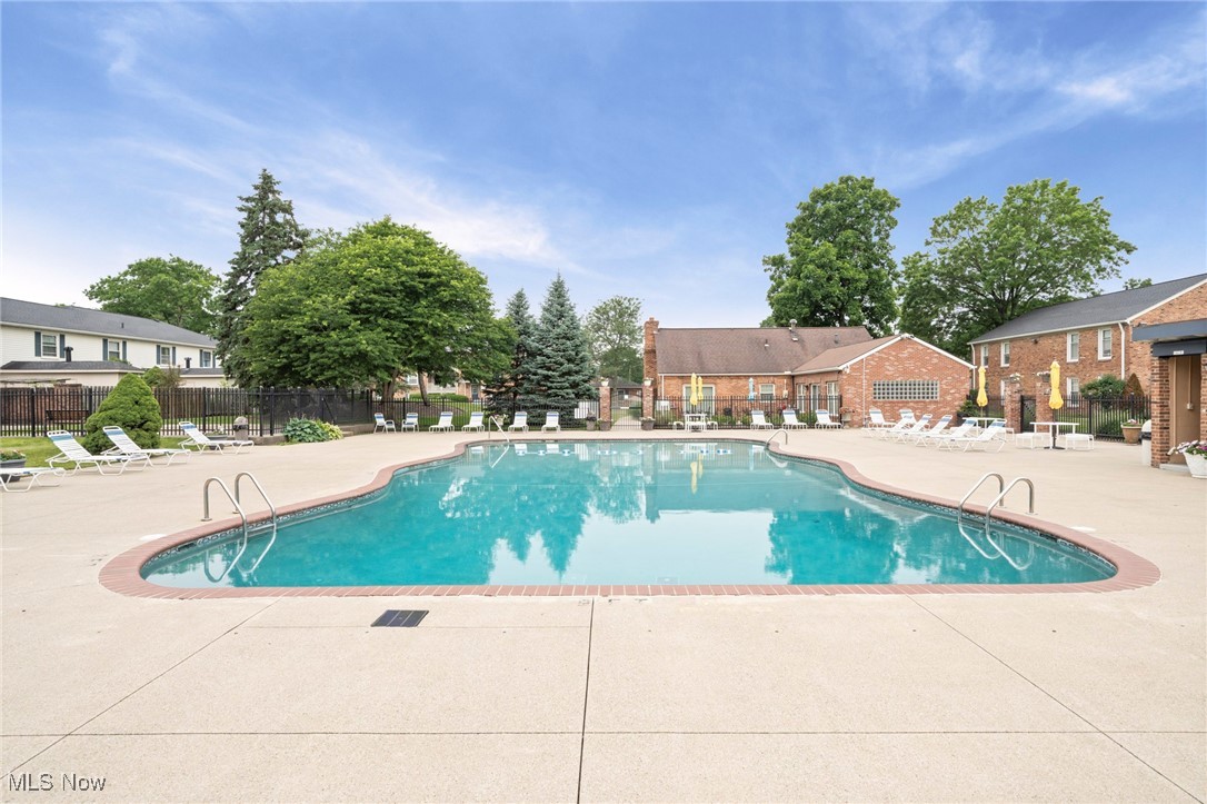 Georgetown/Lyndhurst Condo - Residential