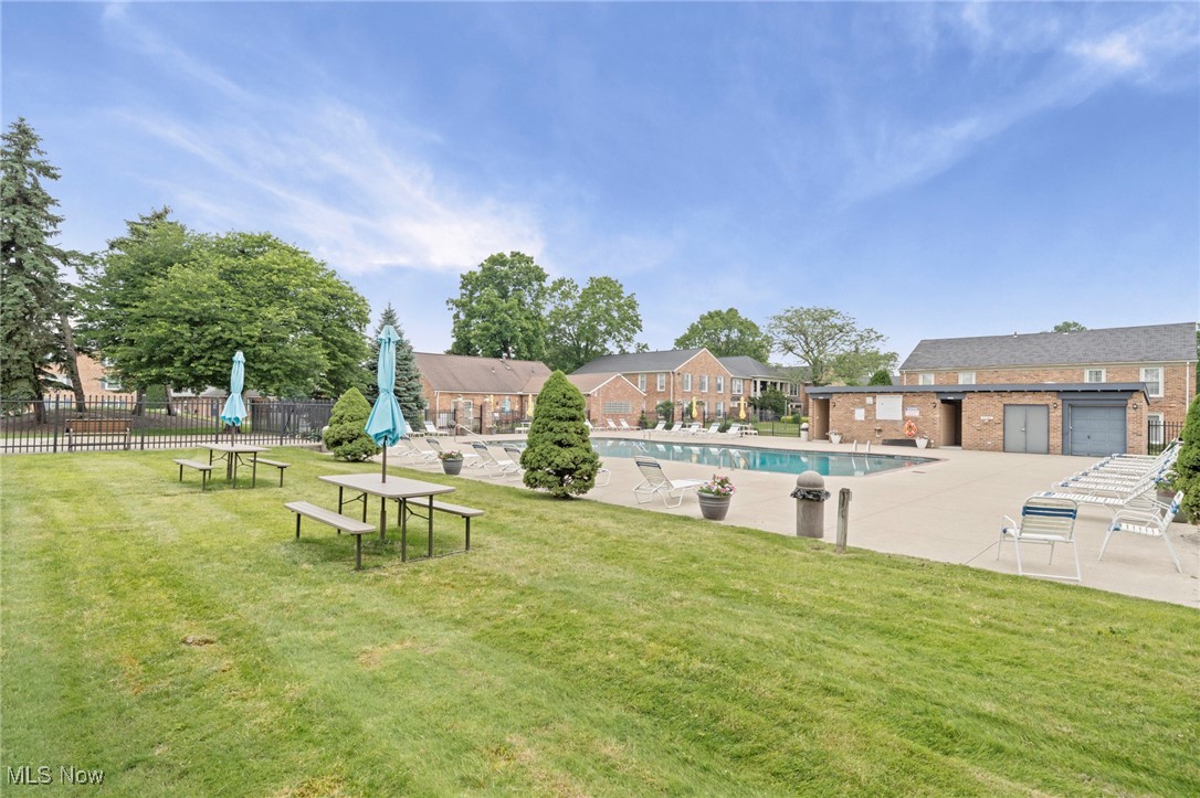 Georgetown/Lyndhurst Condo - Residential