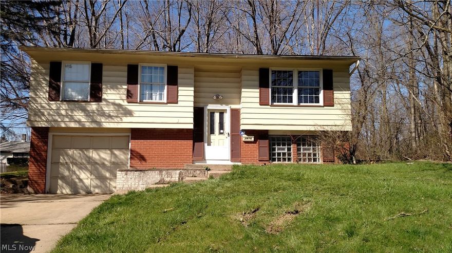 Very open three bedroom home. Beautiful hardwood floors throughout; Large family room with fireplace, great for entertaining. Schedule your showing today!