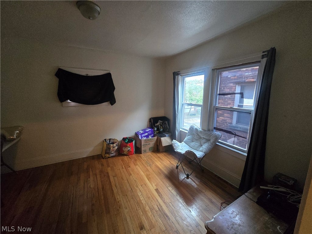 3549 W 105th Street