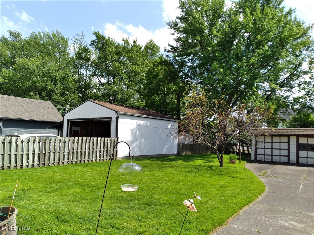 7603 Ridgefield Avenue, Parma, Ohio image 13