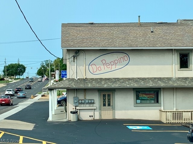 Great business opportunity. Own your own business at this dynamite location. Fully functioning restaurant with plenty of indoor seating, bar, and outdoor patio. This location sits right at a red light with over 20k traffic count.