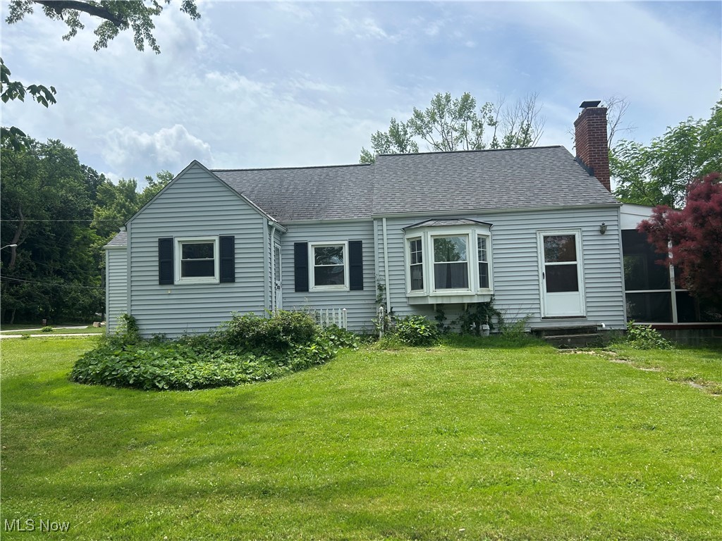 Investors Special in Willoughby!!! 4954 Glenwood Ave is full of potential and ready for your vision! This Property offers a great opportunity for investors, flippers, or handy buyers looking to build equity. Located in a desirable area of Willoughby with easy access to shops, restaurants, parks, and highways, this home sits on a generous lot-just waiting for the right updates.
Bring your toolbelt and imagination-opportunities like this don't last long! CASH ONLY