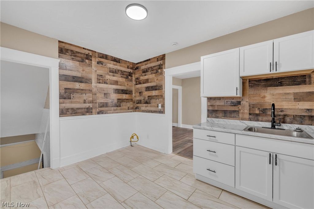 Photo of 3331 E 145th Street, Cleveland, OH 44120 (MLS # 5192286)